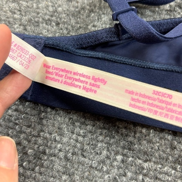 PINK by Victoria’s Secret Blue Wear Everywhere Wireless Lightly Lined size: 32C - Picture 6 of 7